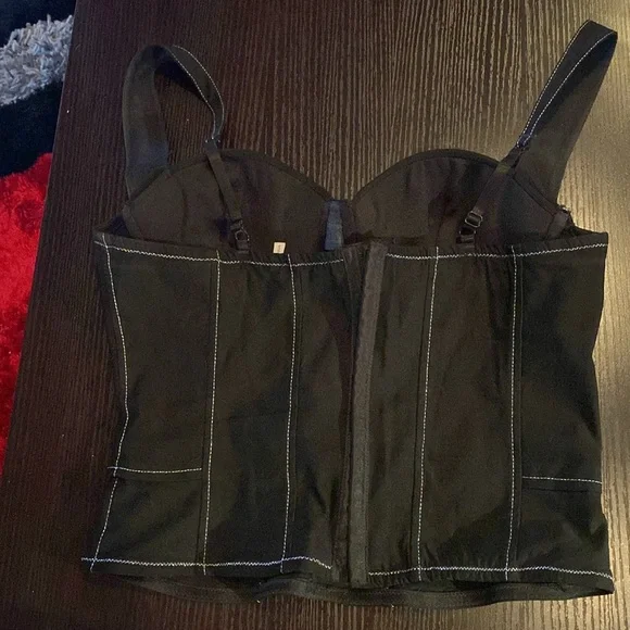 Black bustier with lace up front - Picture 5 of 10